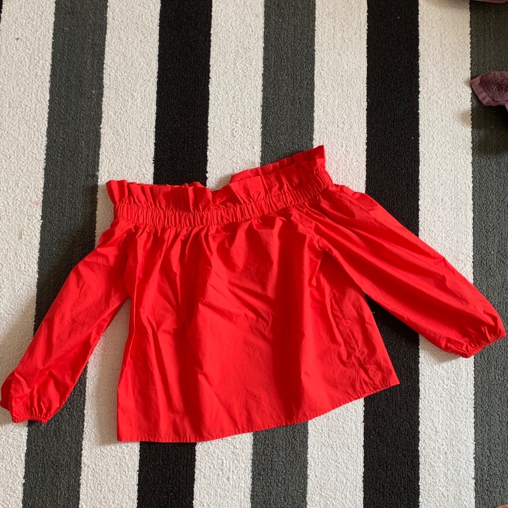 Off the shoulder long sleeve shirt